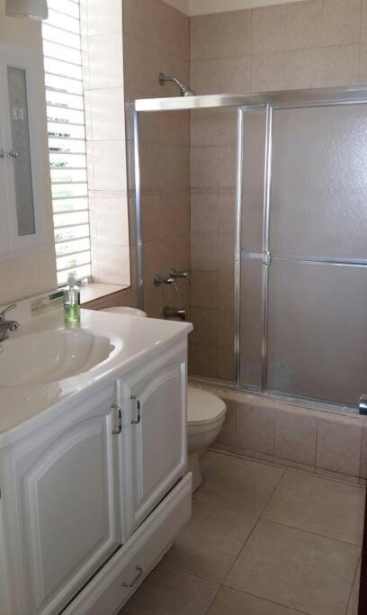 Ocho Rios 2 Bedroom Apartment/Flat エクステリア 写真